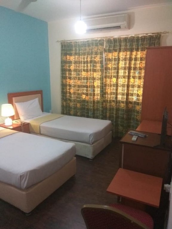 Дубай: New Avon Hotel