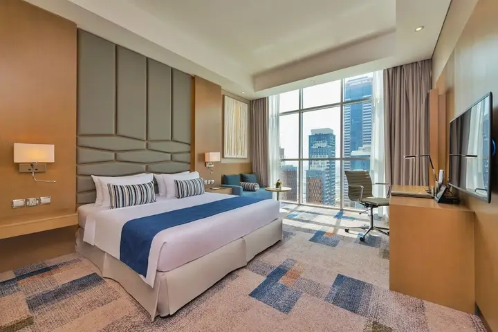 Дубай: Canal Central Hotel
