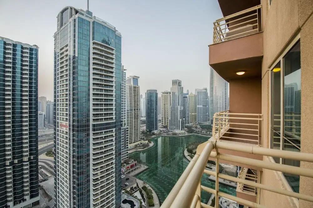 Deluxe Apartment with Lake View — фото 1