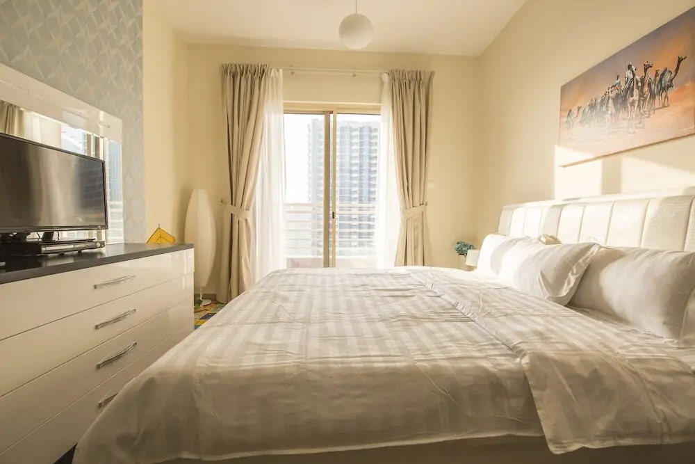 Дубай: Deluxe Apartment with Lake View