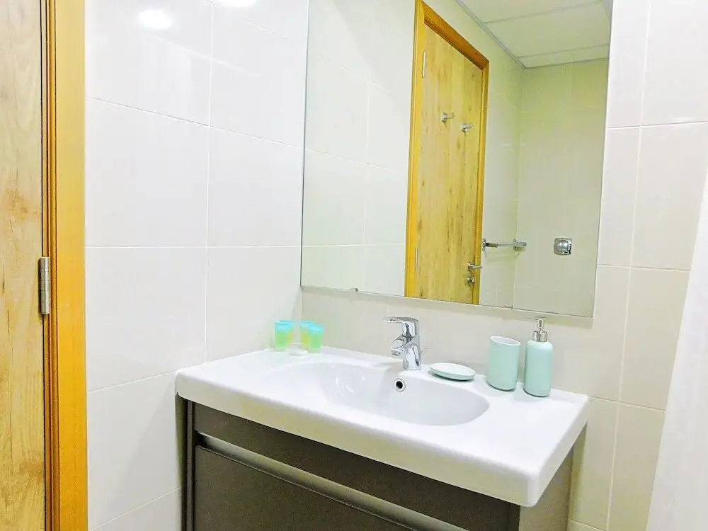 Дубай: Luton Vacation Homes Continental Tower