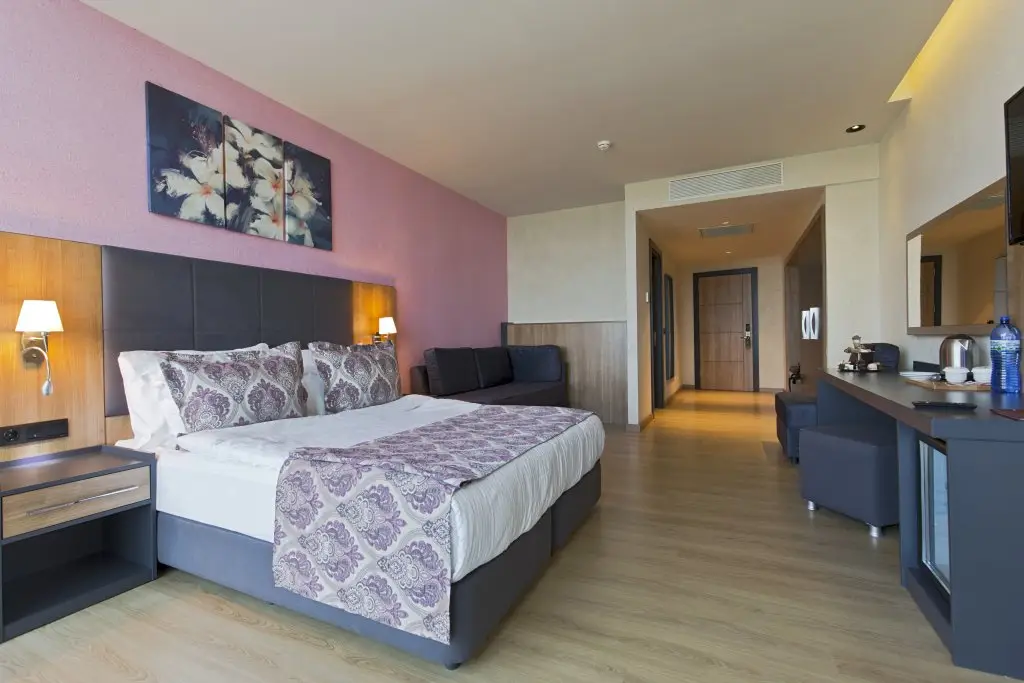Отель Euphoria Batumi Convention & Casino Hotel — фото 1