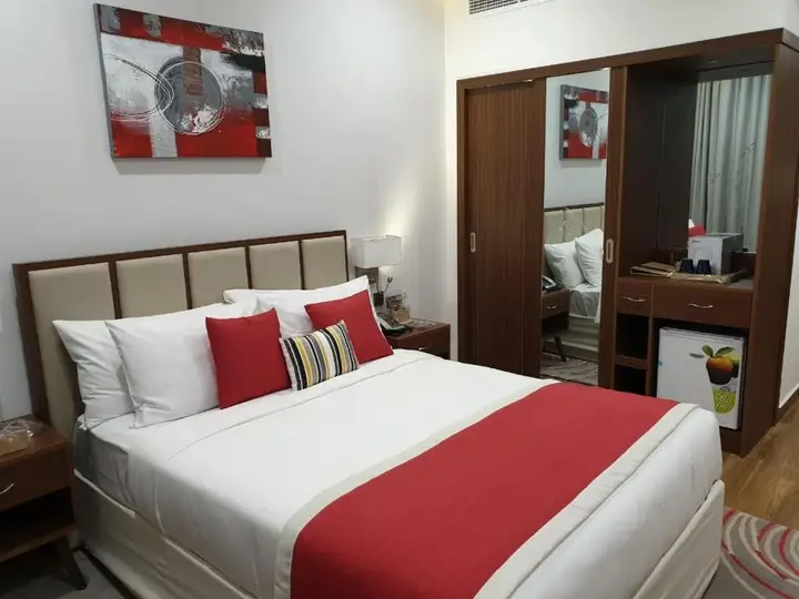 Дубай: Le Wana Hotel