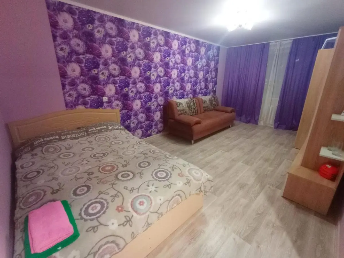 Бугульма: Однокомнатная квартира на Гафиатуллина Violet