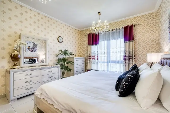 Дубай: Shakespeare Ease By Emaar