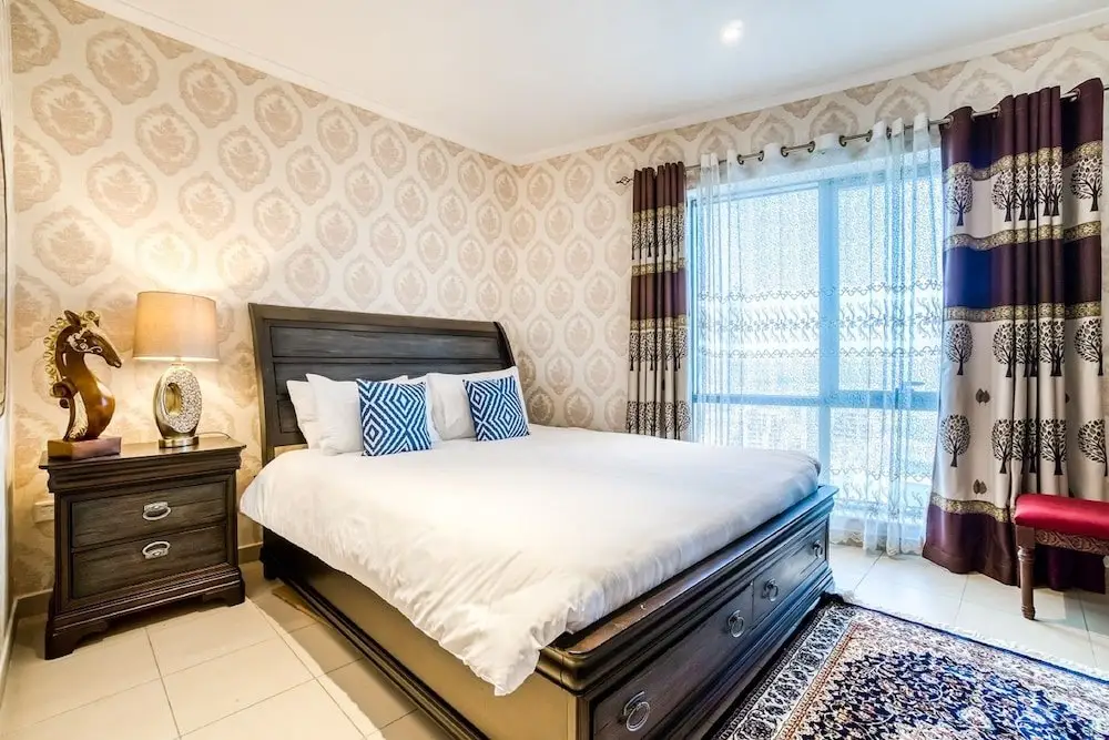 Дубай: Shakespeare Ease By Emaar