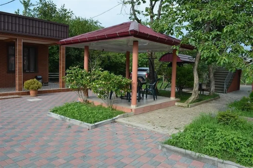 Кобулети: Nazibrola's Guest House