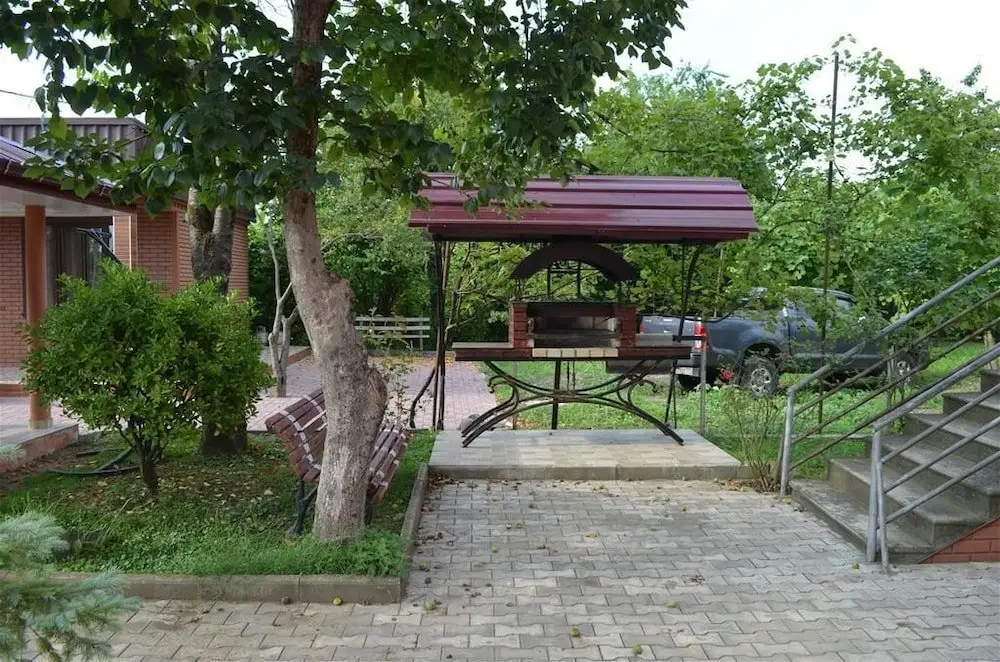 Кобулети: Nazibrola's Guest House