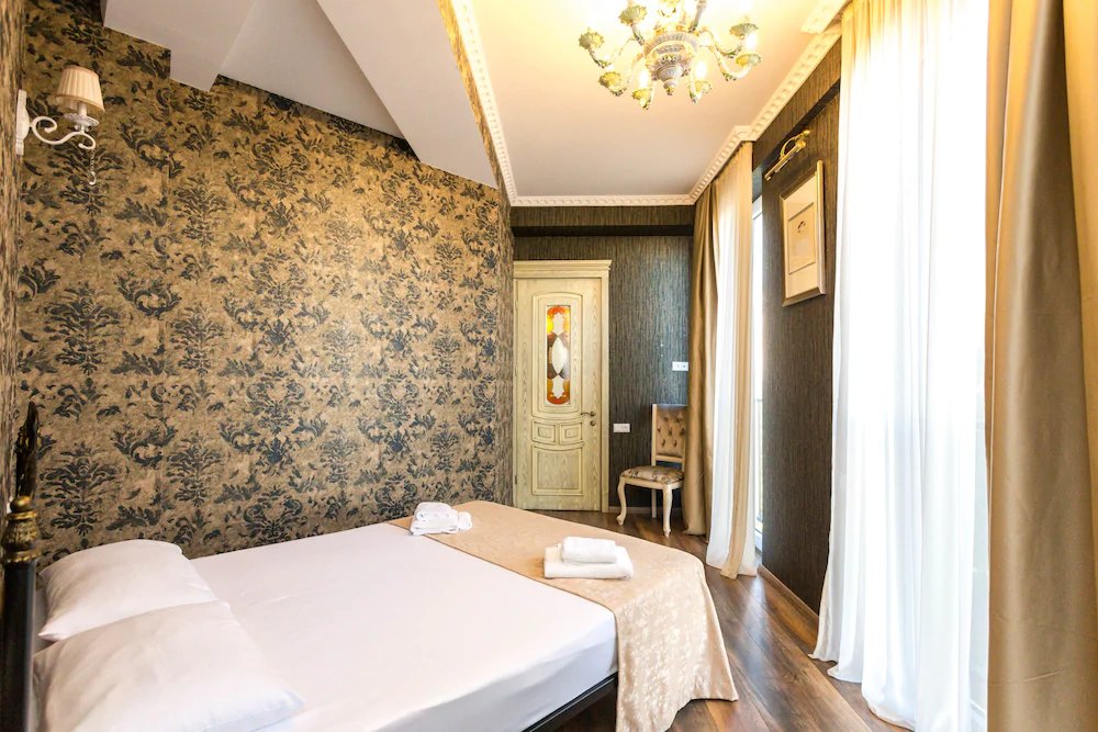 Тбилиси: Falcon Apartments Sapphire