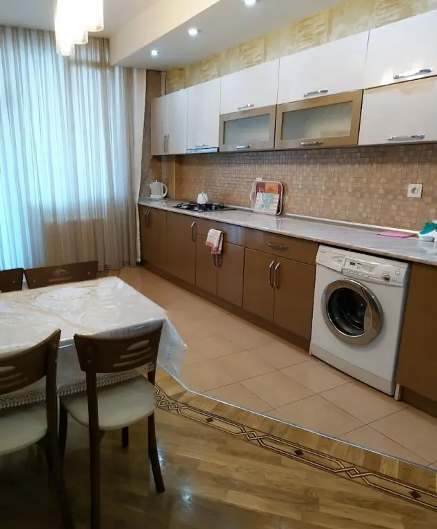 Баку: Bakuvi Tourist Apartment B096