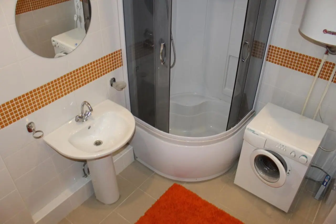 Казань: Apartment Tikhomirnova 1