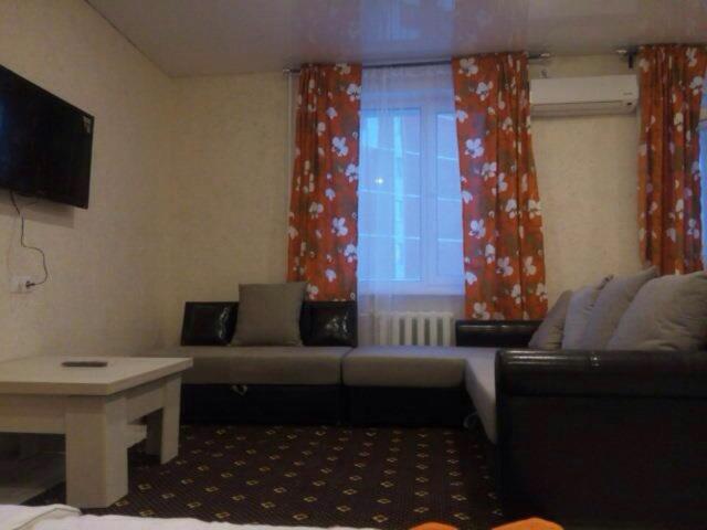 Казань: Apartment Tikhomirnova 1