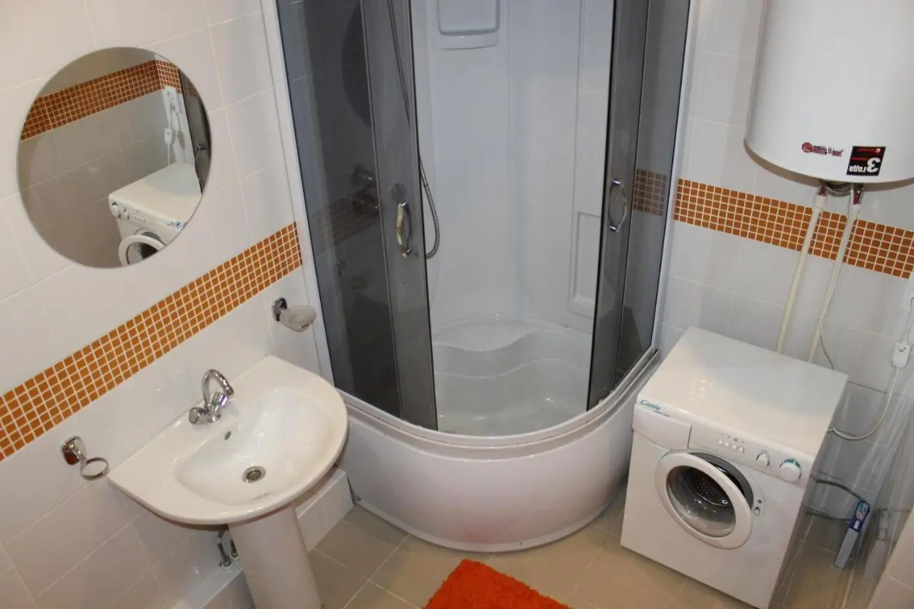 Казань: Apartment Tikhomirnova 1