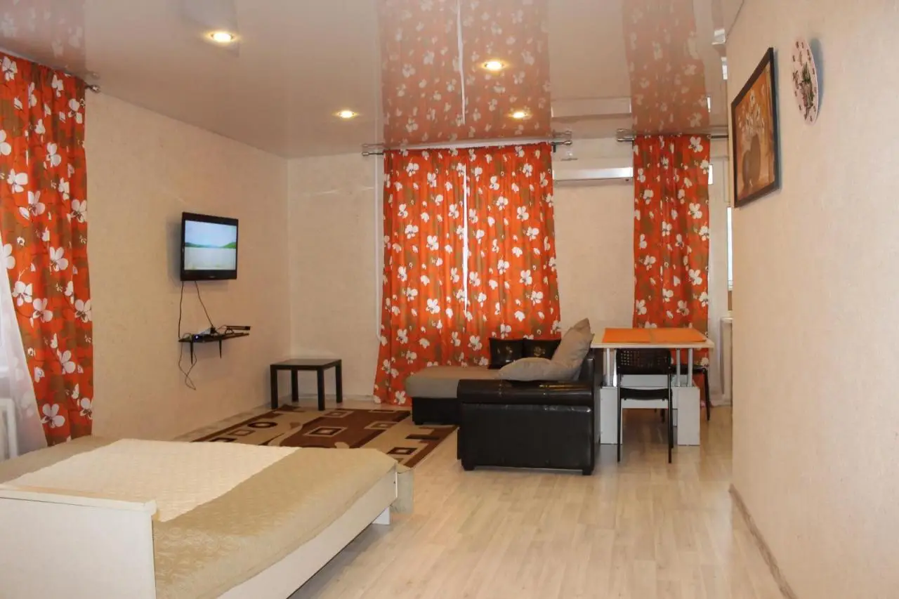 Казань: Apartment Tikhomirnova 1