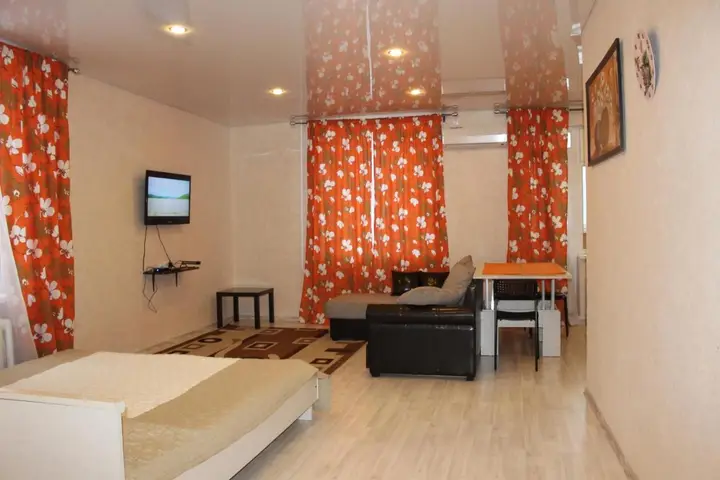 Казань: Apartment Tikhomirnova 1