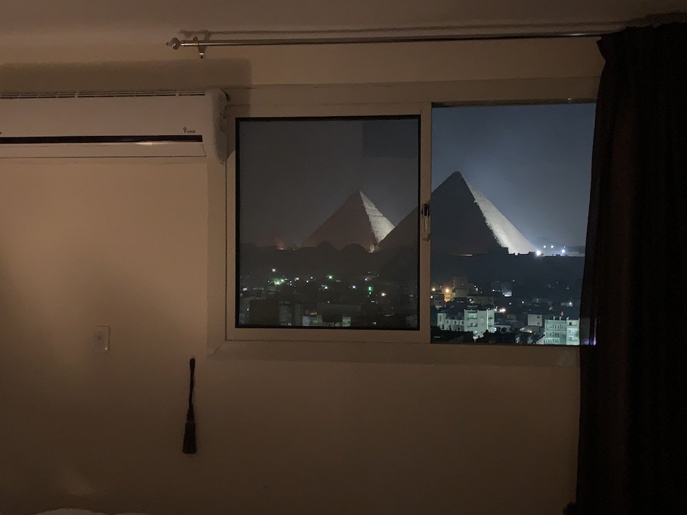 9 Pyramids Inn — фото 1