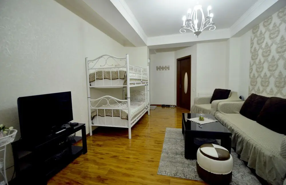 Тбилиси: Апартаменты в пер. Вахтанга Котетишвили, 4, кв. 3