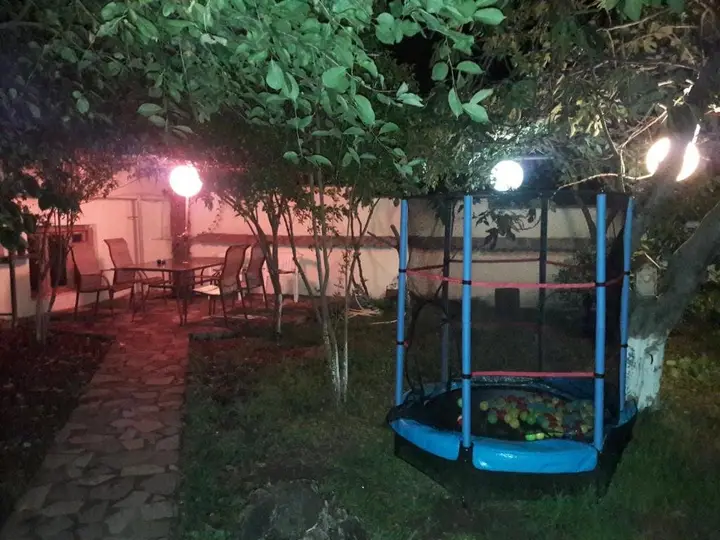 Тбилиси: 4BD Appartaments with cozy garden