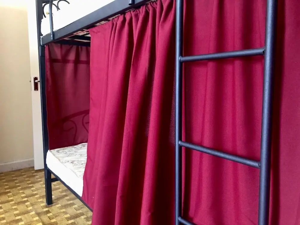 Дубай: Friends House Hostel