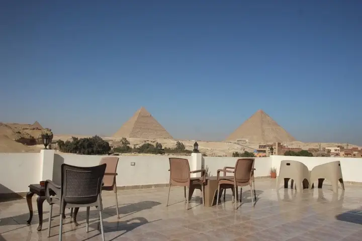 Гиза: Pyramid Edge Hotel & Exclusive Pyramids View Rooftop