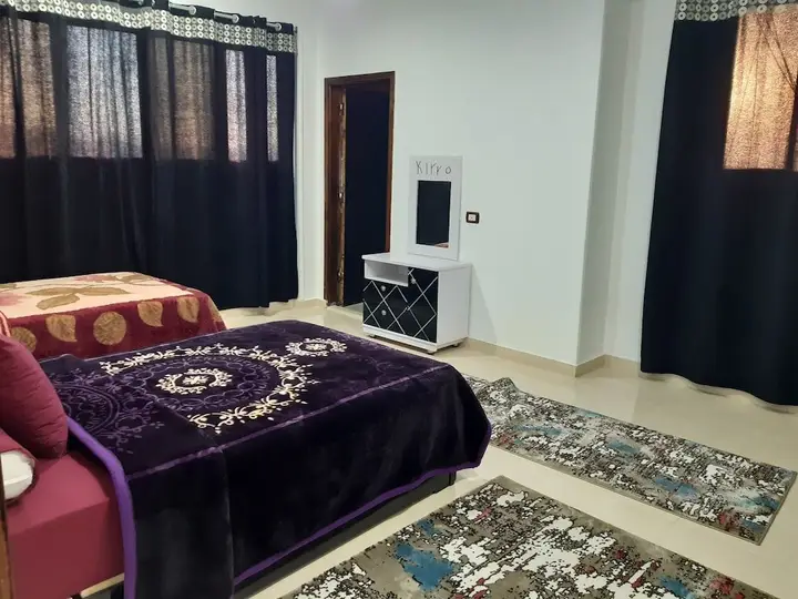 Гиза: Sasha House