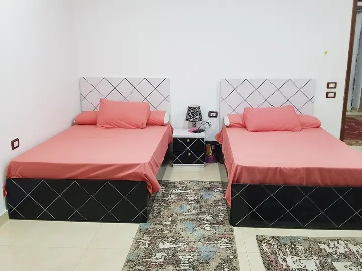 Гиза: Sasha House