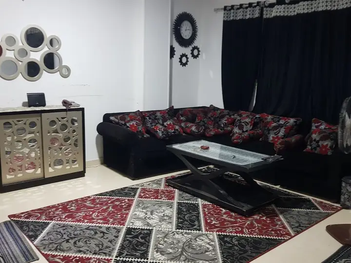 Гиза: Sasha House