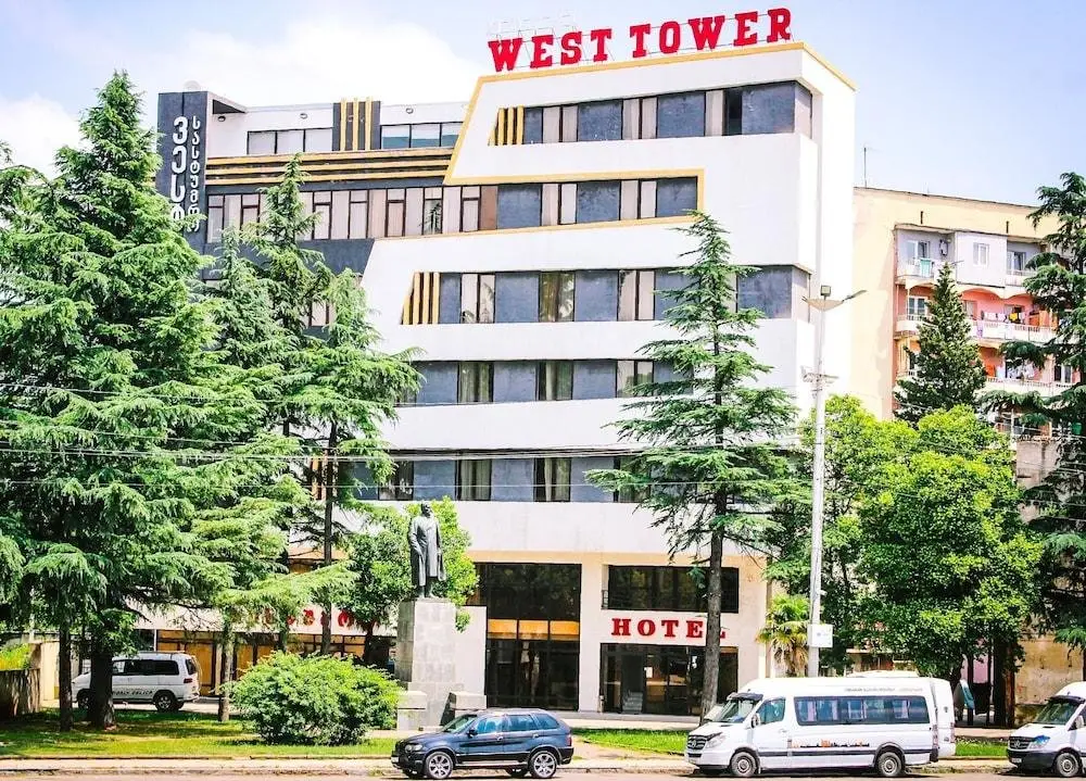 West Tower Hotel — фото 1