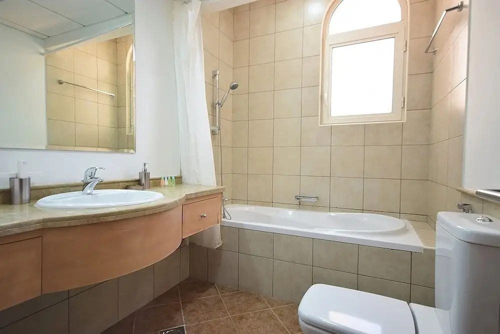 Дубай: Key Host  - Canal Residence Euro