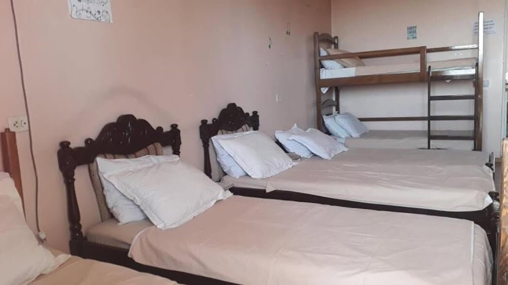 Ереван: Shamrock Hostel 18