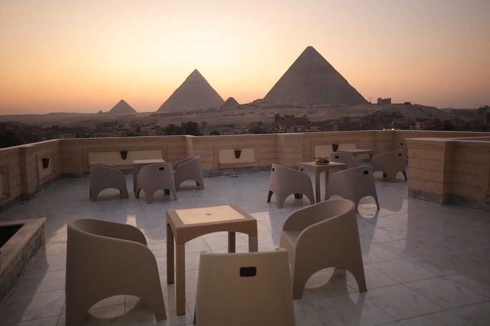 Гиза: The Lotus Guest House - 3 Pyramids View