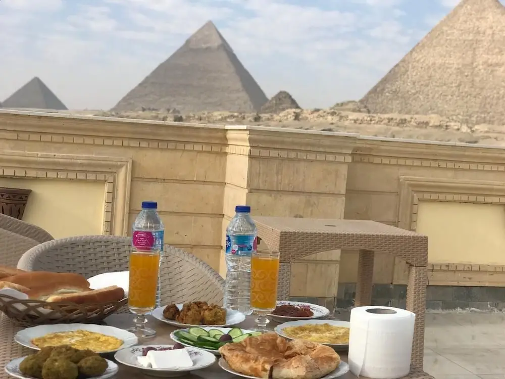 Гиза: The Lotus Guest House - 3 Pyramids View