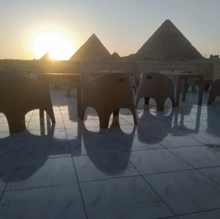 Гиза: The Lotus Guest House - 3 Pyramids View