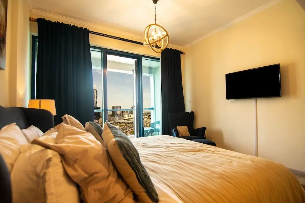 Дубай: Lux BnB I X1 Tower I Golf Course & Sea Views