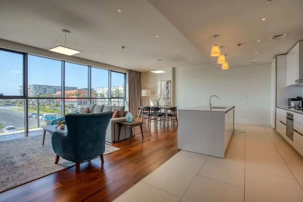 Дубай: Stunning 4BR Apt in Citywalk by GuestReady