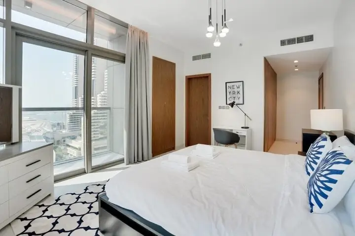 Дубай: Modern Apartment with Amazing Infinity Pool