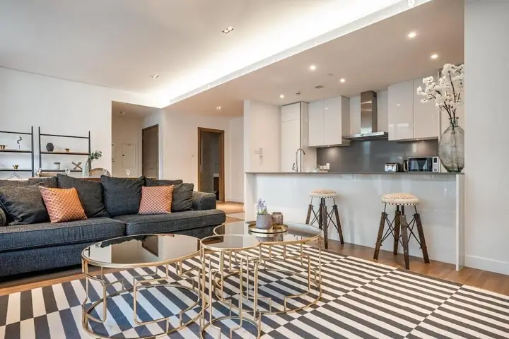 Дубай: Luxurious, Vast & Airy Apartment in City Walk