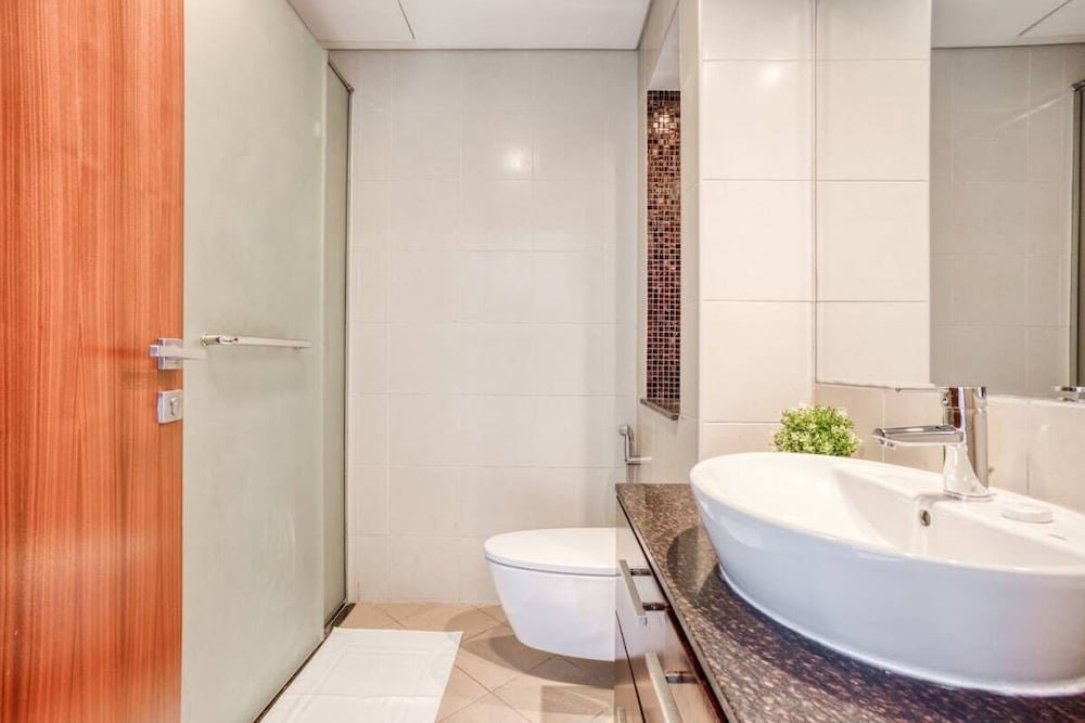 Chic & Cosy Apartment in Bay Square — фото 1