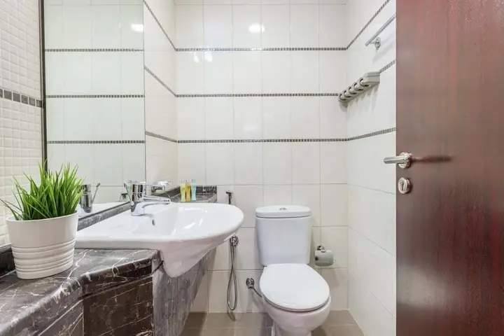 Дубай: Canal Views Spacious Apartment In Business Bay