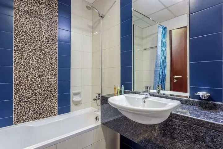 Дубай: Canal Views Spacious Apartment In Business Bay