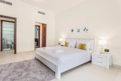 Canal Views Spacious Apartment In Business Bay — фото 1