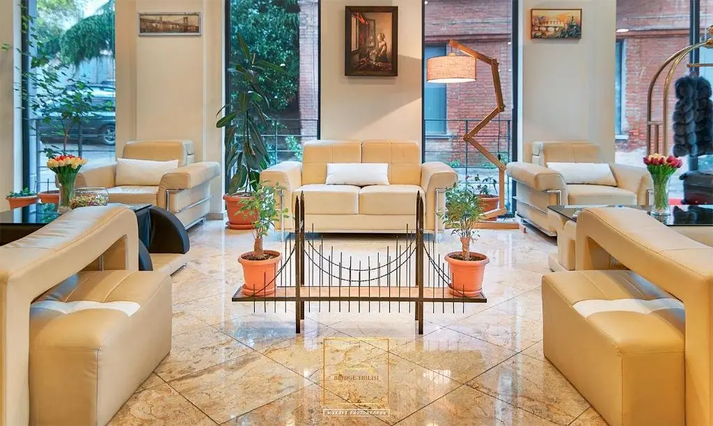 Тбилиси: Bridge Boutique Hotel