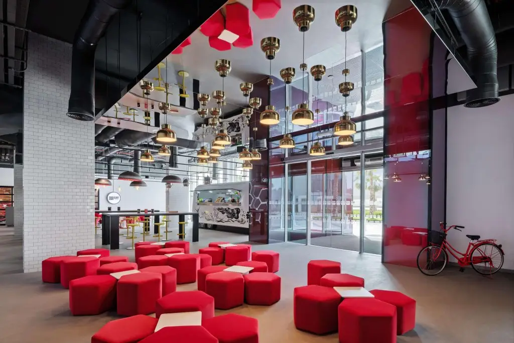 Дубай: Radisson Red Dubai Silicon Oasis