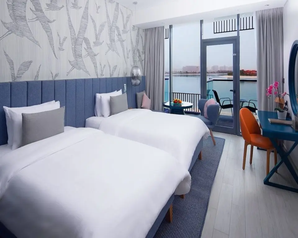 Дубай: C Central Resort the Palm