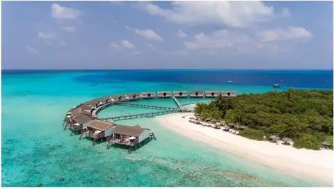 Отель Reethi Beach Resort — фото 1