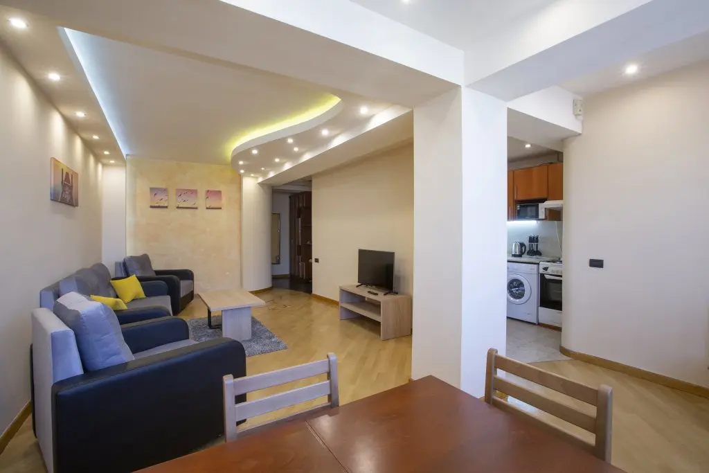 Ереван: Апартаменты Umba Apartment N4 - балкон и вид на гору Арарат
