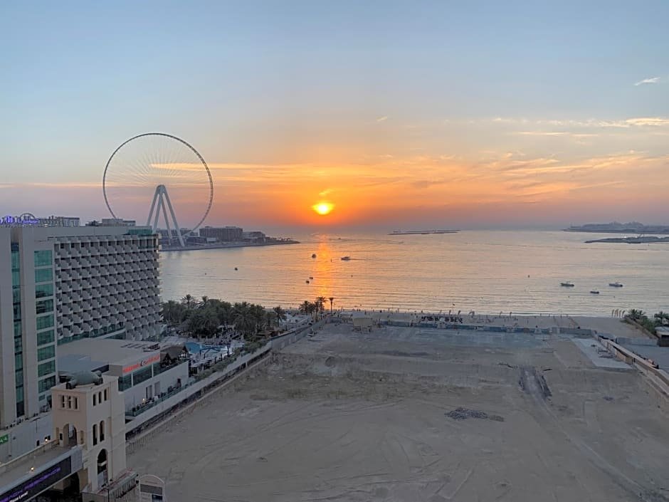 Дубай: California Hostel Dubai Beach