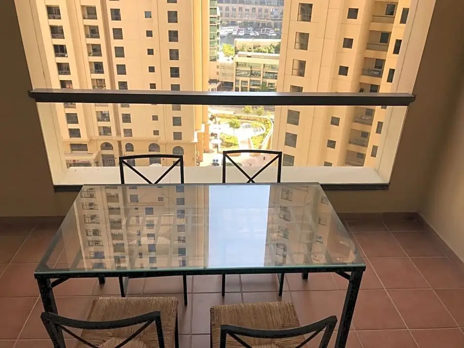 Дубай: California Hostel Dubai Beach