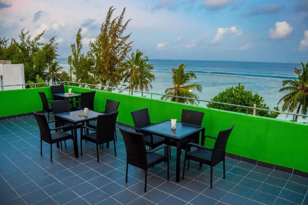 Северный атолл Мале: City Beach Hotel