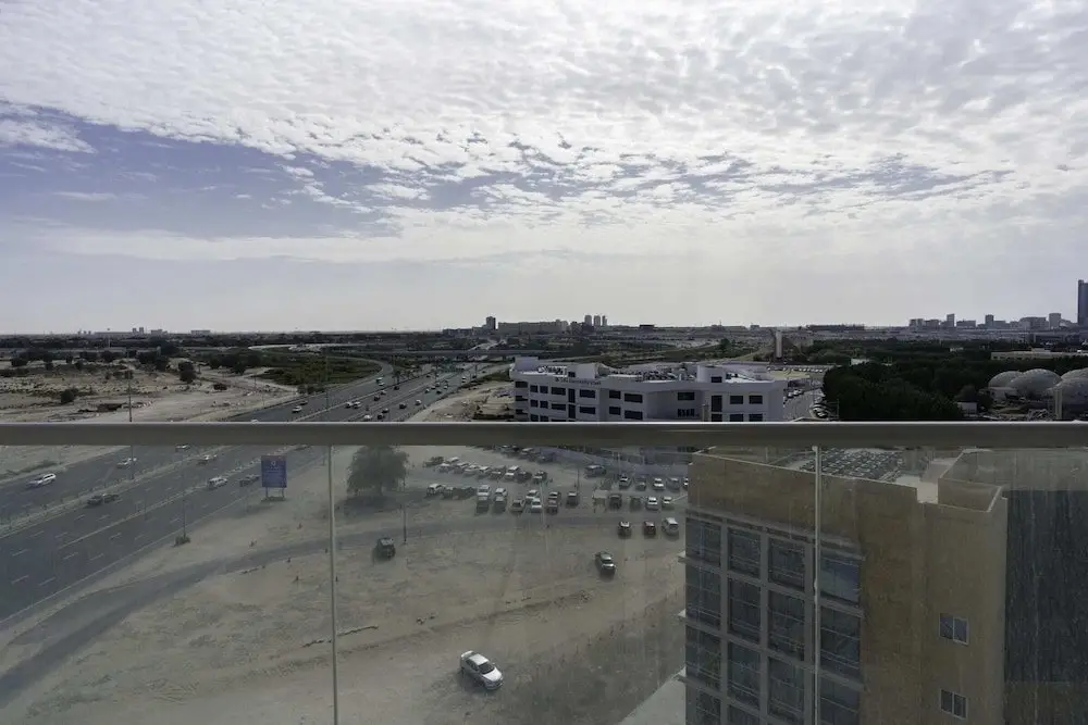 Дубай: Sunny Flat City View Pool & Gym 4920
